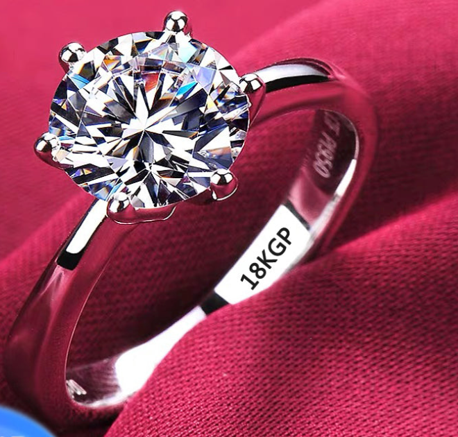 None Fade 18K Engagement Ring