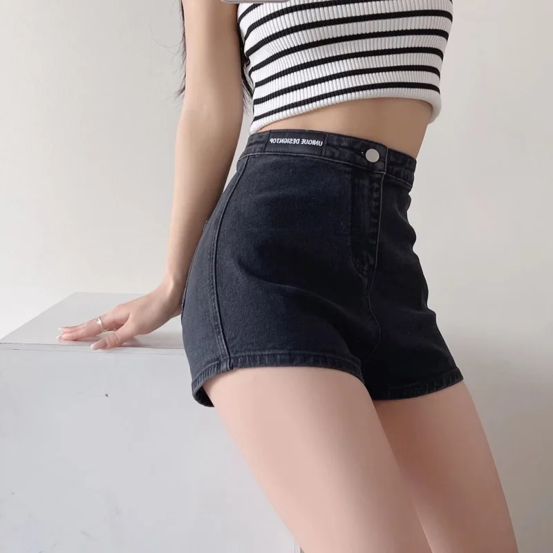 Chic Slim Fit Design Shorts